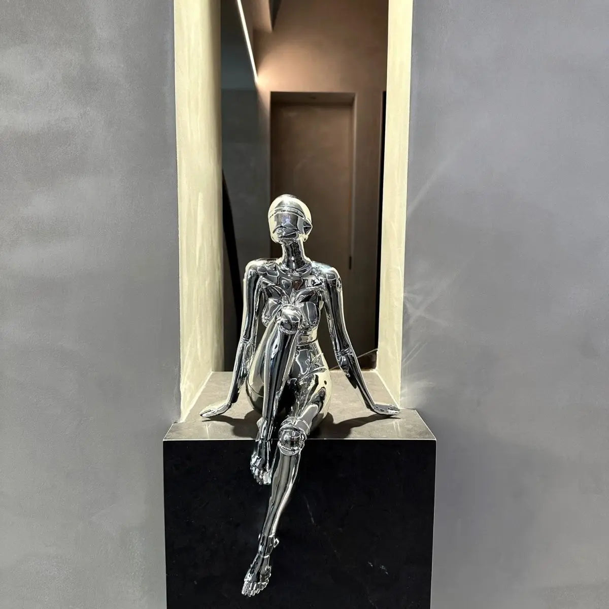 Mechanical Goddess Decoration Simple Modern Abstract Figure Sculpture Living Room Soft Decorations Artwork Fashion Play