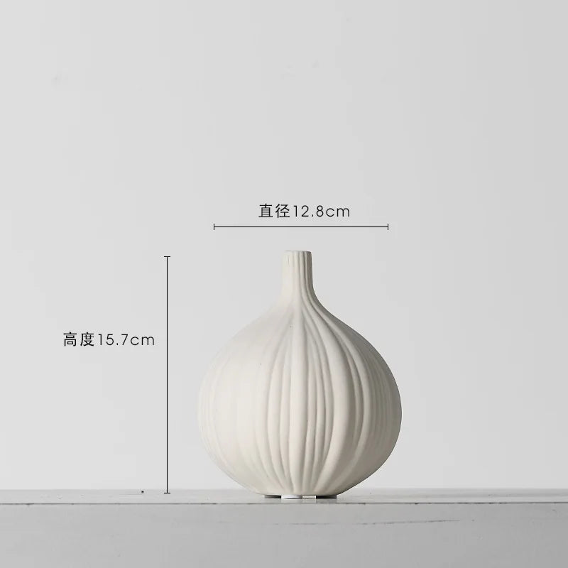 White Ceramic Vases for Artificial Flowers, Decorative Figurines, Chinese Style, Simple Designed Pottery and Porcelain