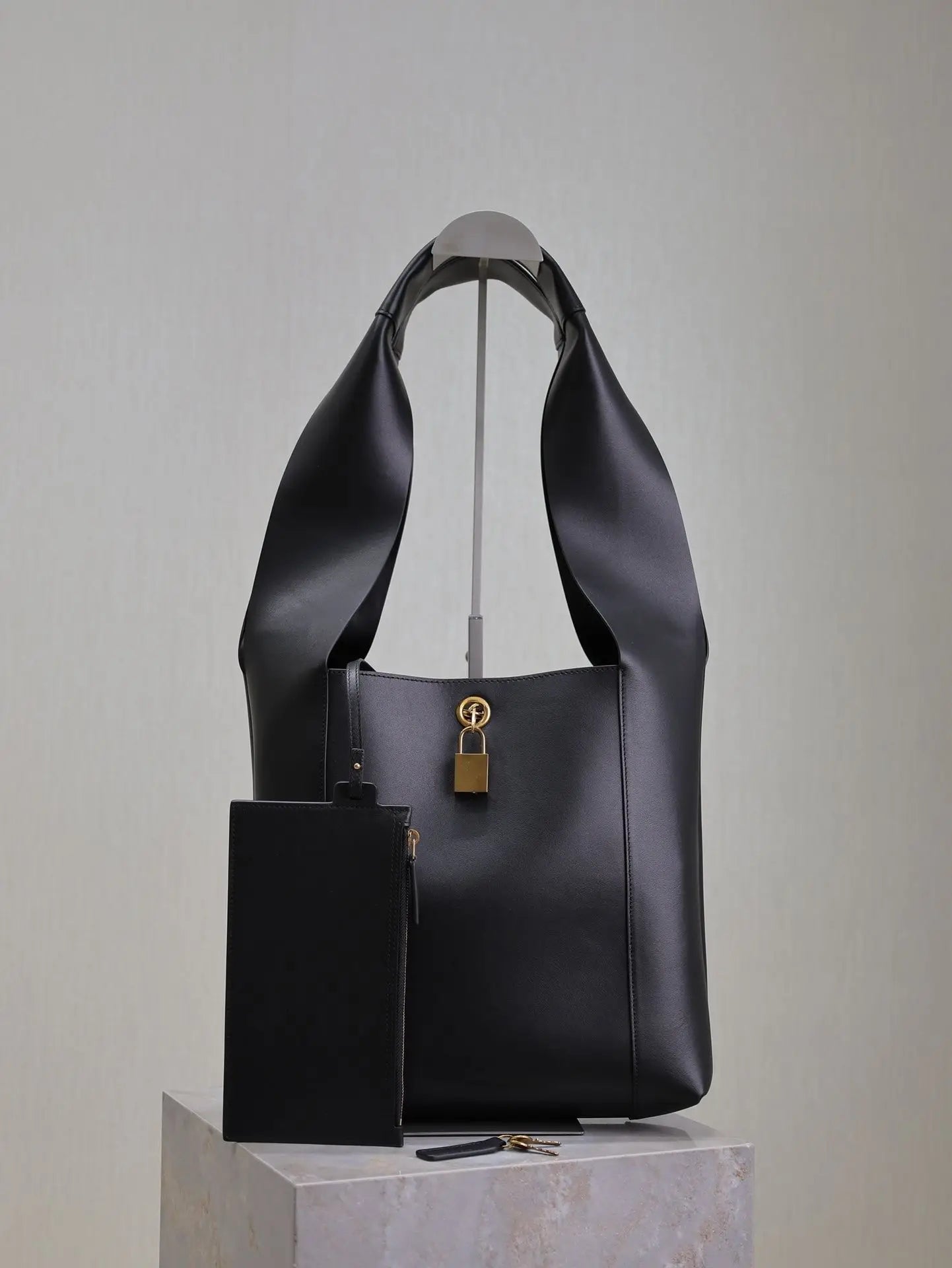 ★★★Soft Leather Shoulder Bag Simple Fashion Commuter Tote Bags Large Capacity Crossbody Bucket Bag For Women.YD